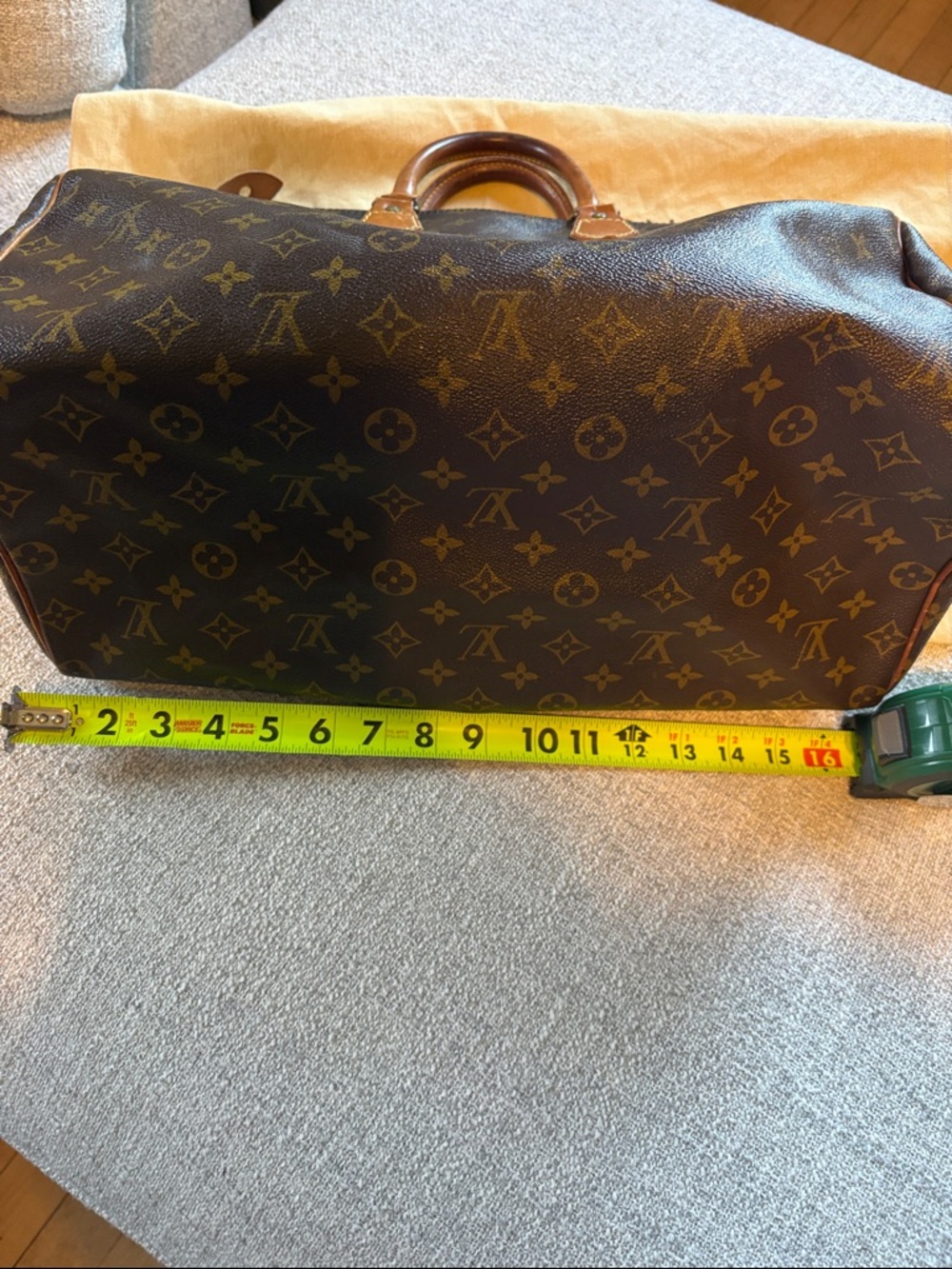 Louis Vuitton Speedy 40 - Picture 2 of 16